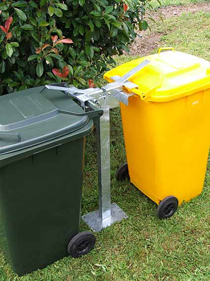 Galvanized double bin clamp